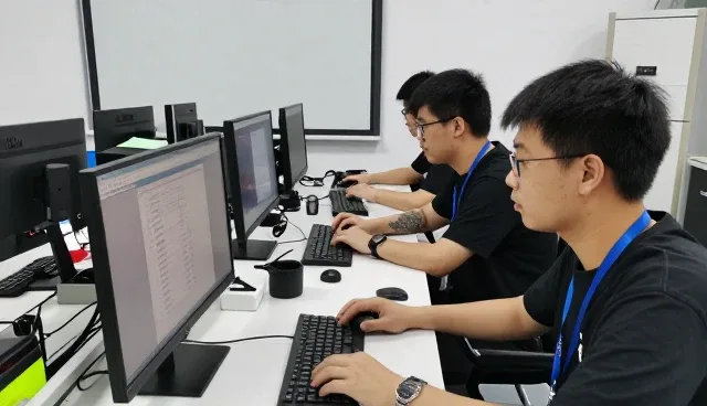 定制小程序开发解决网络工程中的常见需求